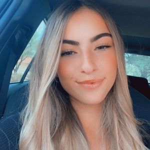 Meet your Posher, Hayley